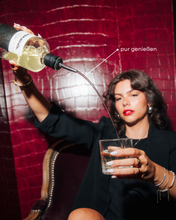 Lade das Bild in den Galerie-Viewer, Turbinenöl No.1 - 0,7L - Classic Drink